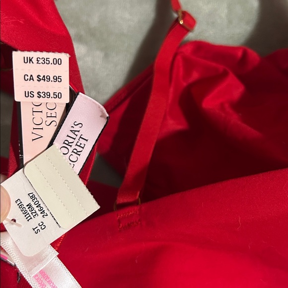 Victoria's Secret/PINK Holiday Set - Picture 3 of 3